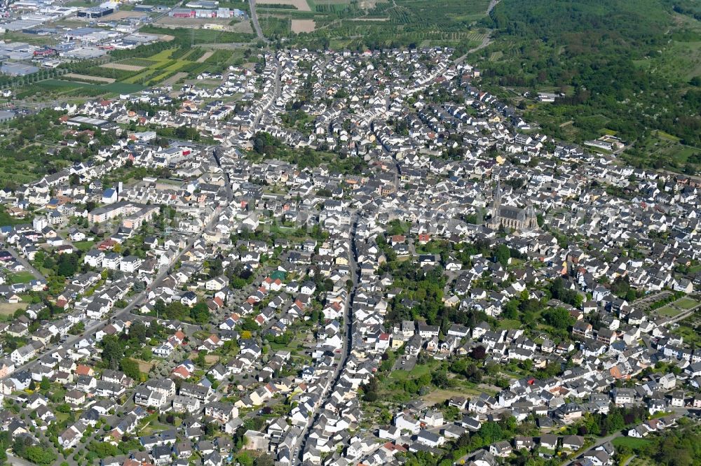 Mülheim from the bird's eye view: Town View of the streets and houses of the residential areas in Muelheim in the state Rhineland-Palatinate, Germany