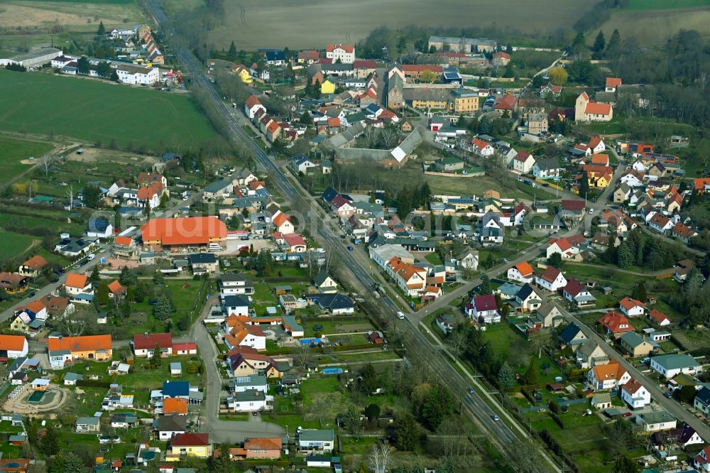 Aerial photograph Morl - Town View of the streets and houses of the residential areas in Morl in the state Saxony-Anhalt, Germany