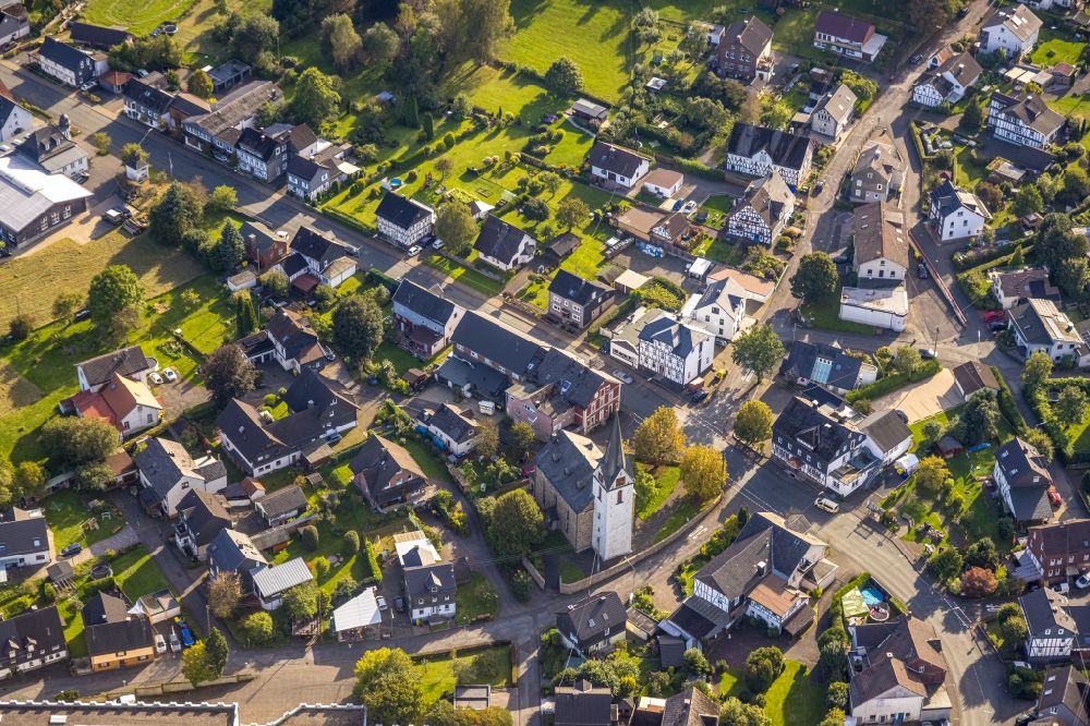 Müsen from the bird's eye view: Town View of the streets and houses of the residential areas in Müsen in the state North Rhine-Westphalia, Germany
