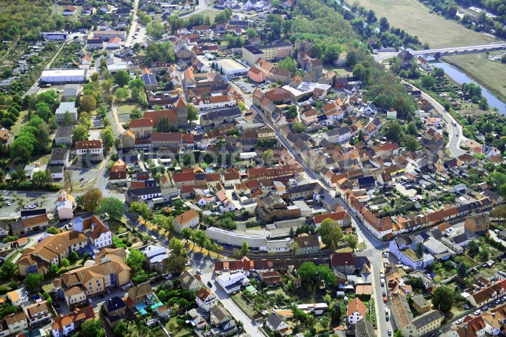 Nebra (Unstrut) from above - Town View of the streets and houses of the residential areas in Nebra (Unstrut) in the state Saxony-Anhalt, Germany