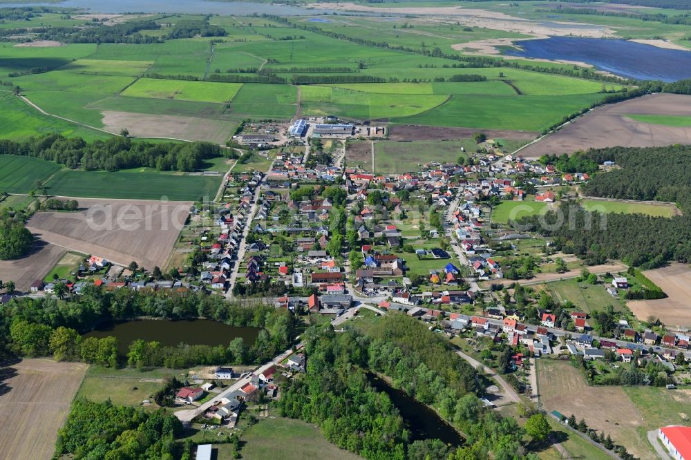 Aerial image Netzen - Town View of the streets and houses of the residential areas in Netzen in the state Brandenburg, Germany