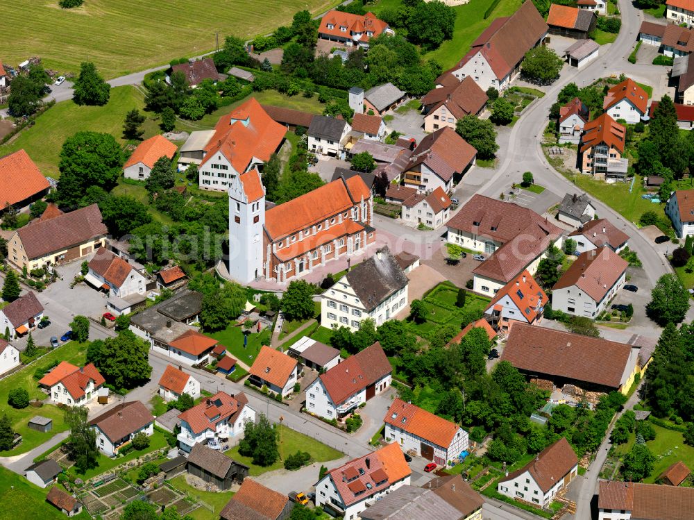 Oggelshausen from the bird's eye view: Town View of the streets and houses of the residential areas in Oggelshausen in the state Baden-Wuerttemberg, Germany