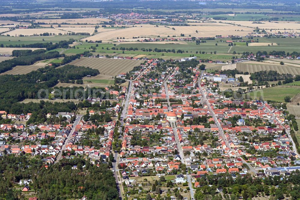 Oranienbaum-Wörlitz from the bird's eye view: Town View of the streets and houses of the residential areas in Oranienbaum-Woerlitz in the state Saxony-Anhalt, Germany