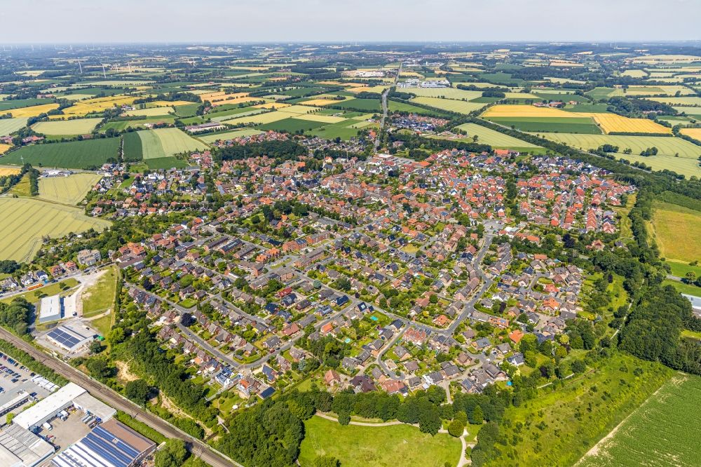 Aerial image Nottuln - Town View of the streets and houses of the residential areas in the district Appelhuelsen in Nottuln in the state North Rhine-Westphalia, Germany