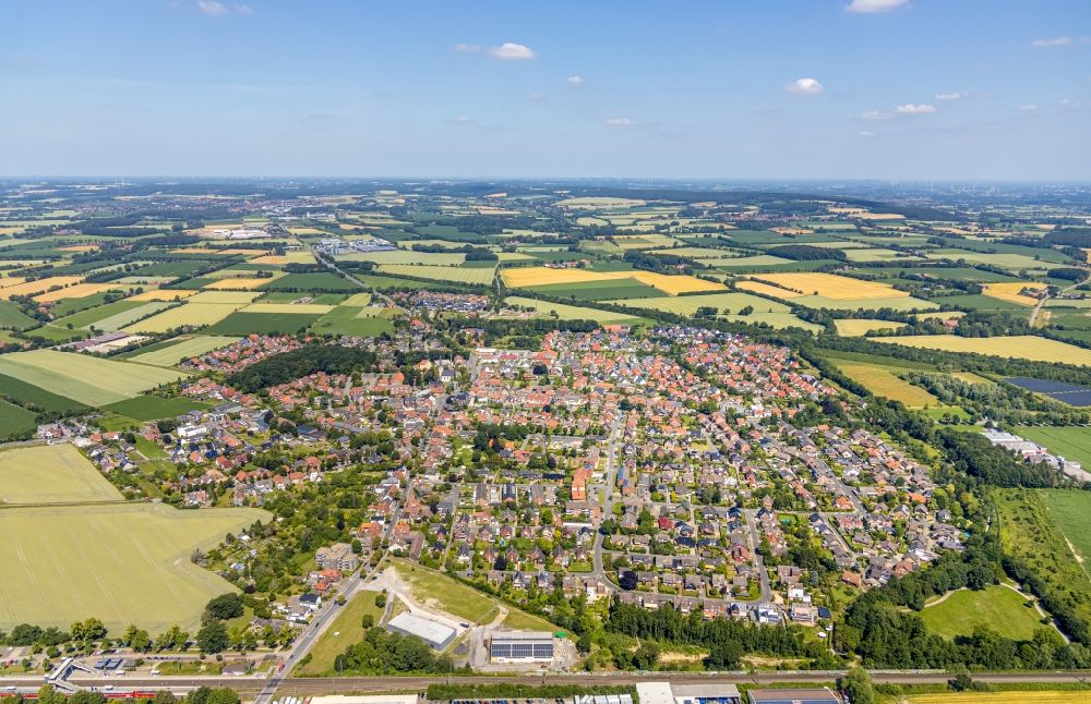 Nottuln from above - Town View of the streets and houses of the residential areas in the district Appelhuelsen in Nottuln in the state North Rhine-Westphalia, Germany
