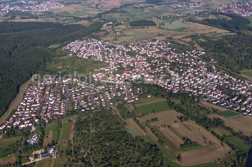Reutlingen from the bird's eye view: Town View of the streets and houses of the residential areas in the district Ohmenhausen in Reutlingen in the state Baden-Wuerttemberg, Germany
