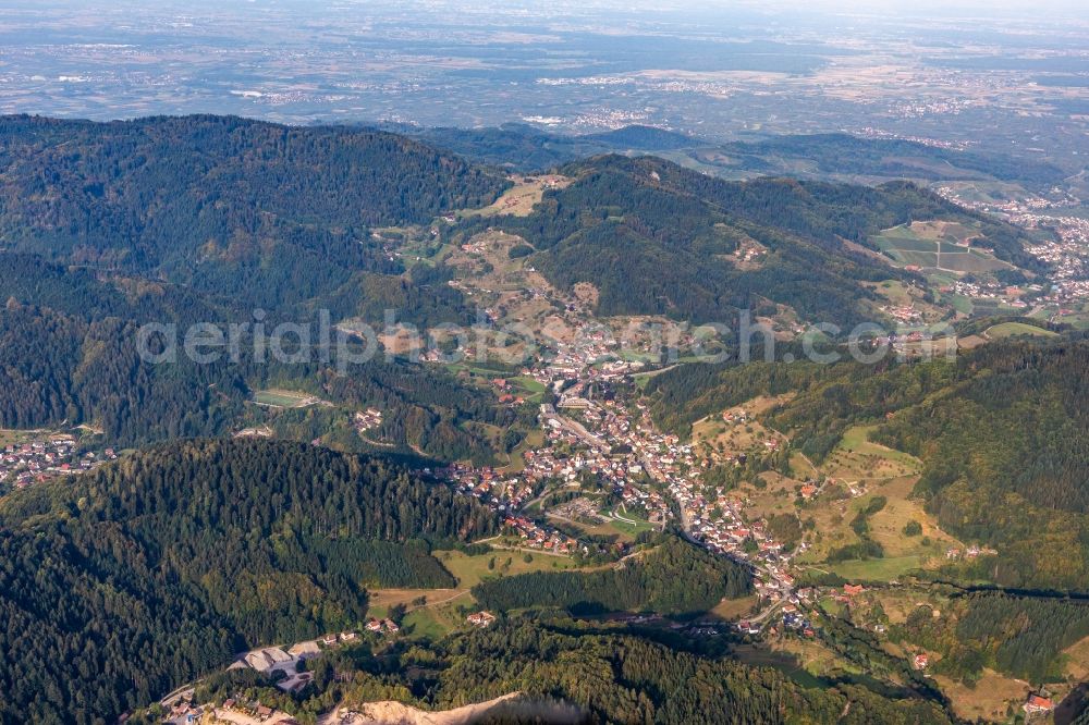 Aerial photograph Ottenhöfen im Schwarzwald - Town View of the streets and houses of the residential areas in Ottenhoefen im Schwarzwald in the state Baden-Wurttemberg, Germany