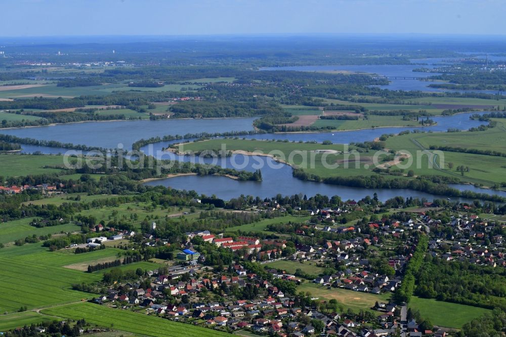 Aerial image Paretz - Town View of the streets and houses of the residential areas in Paretz in the state Brandenburg, Germany