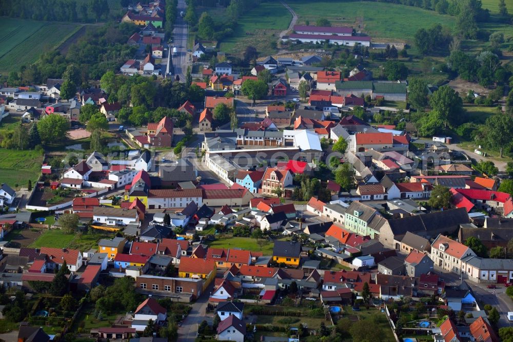 Aerial photograph Peißen - Town View of the streets and houses of the residential areas in Peissen in the state Saxony-Anhalt, Germany