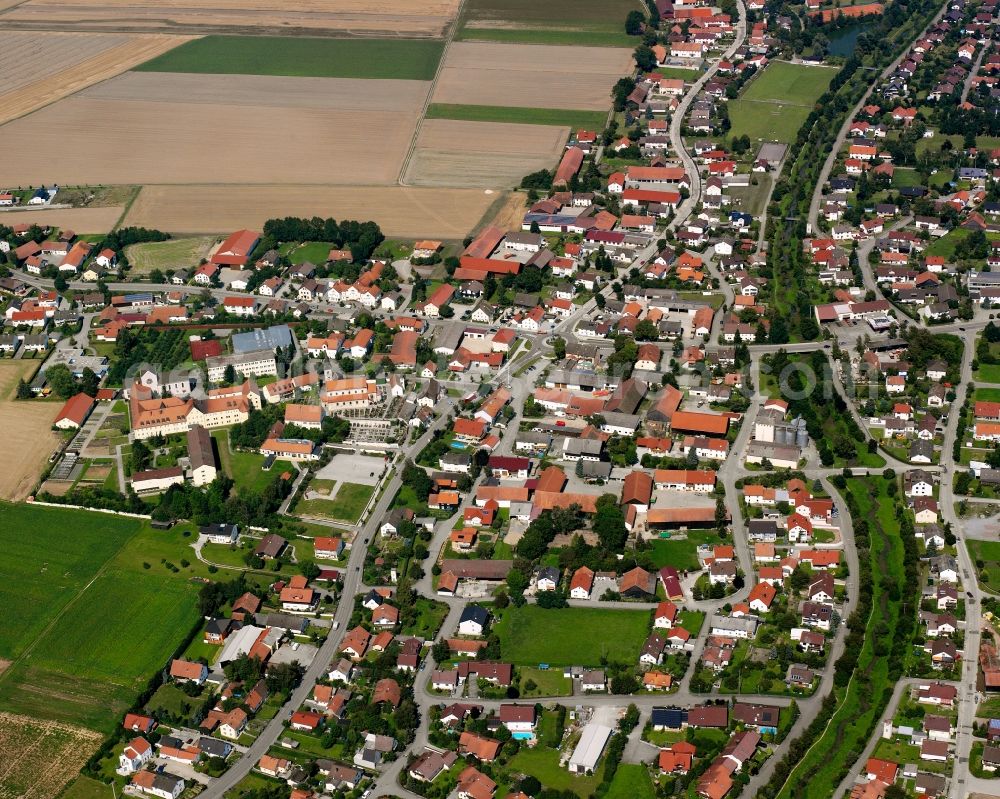 Aerial image Aiterhofen - Village view on the edge of agricultural fields and land in Aiterhofen in the state Bavaria, Germany