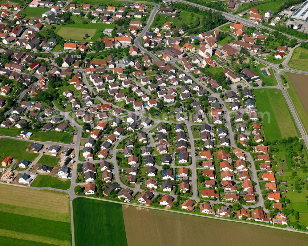 Aerial photograph Baltringen - Village view on the edge of agricultural fields and land in Baltringen in the state Baden-Wuerttemberg, Germany