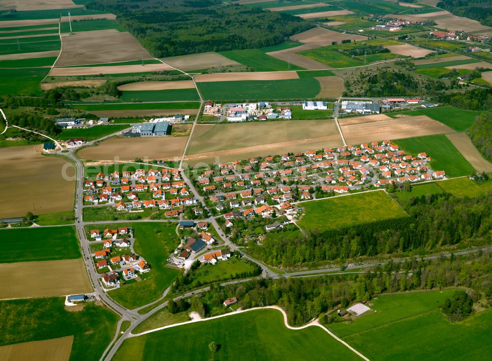 Aerial photograph Blaubeuren - Village view on the edge of agricultural fields and land in Blaubeuren in the state Baden-Wuerttemberg, Germany