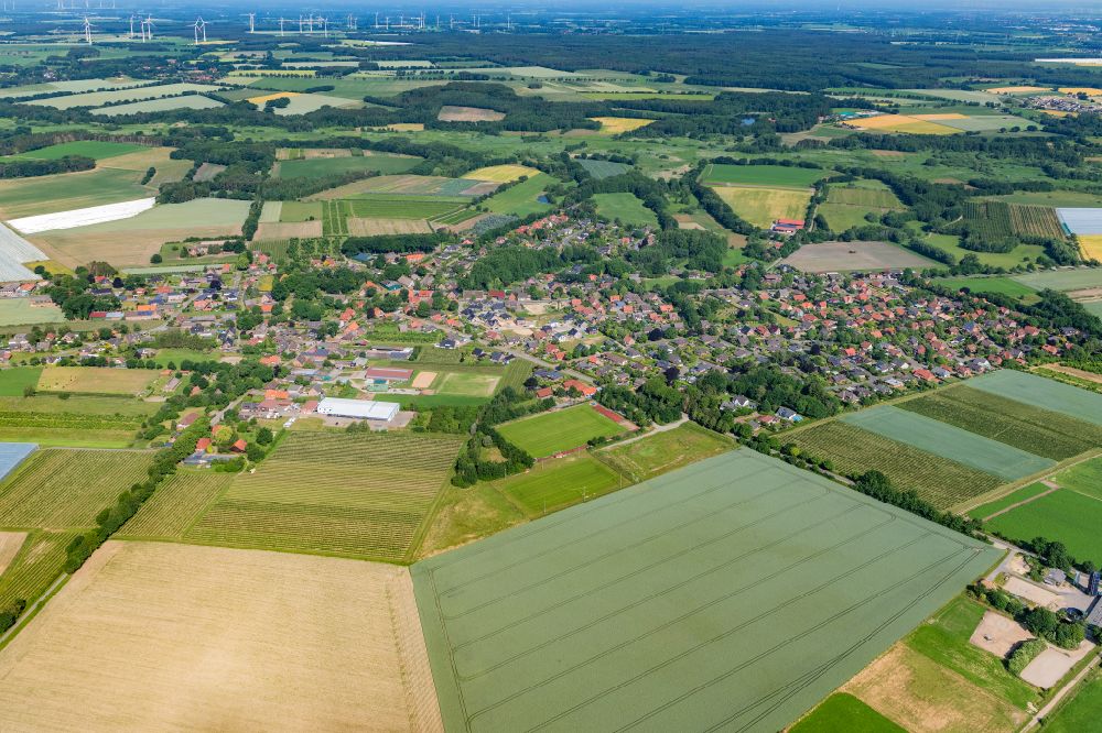 Aerial image Bliedersdorf - Village view on the edge of agricultural fields and land in Bliedersdorf in the state Lower Saxony, Germany