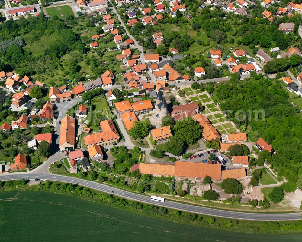 Aerial photograph Drübeck - Village view on the edge of agricultural fields and land in Drübeck in the state Saxony-Anhalt, Germany