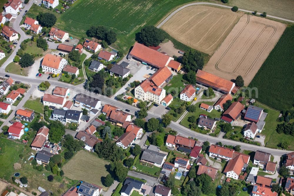 Aerial image Fahrenzhausen - Village view on the edge of agricultural fields and land in Fahrenzhausen in the state Bavaria, Germany