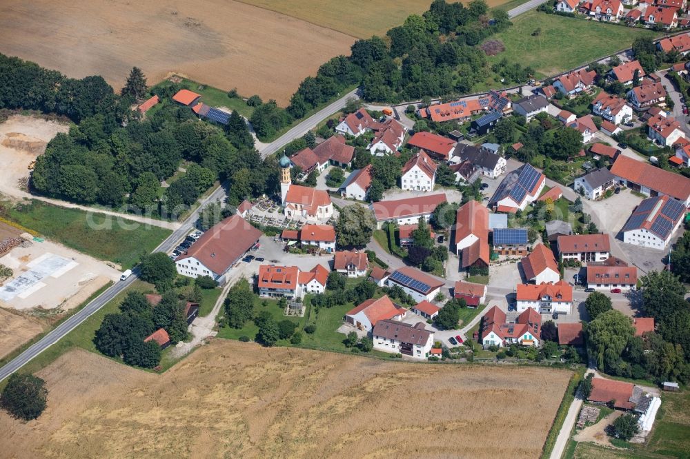 Aerial image Fahrenzhausen - Village view on the edge of agricultural fields and land in Fahrenzhausen in the state Bavaria, Germany