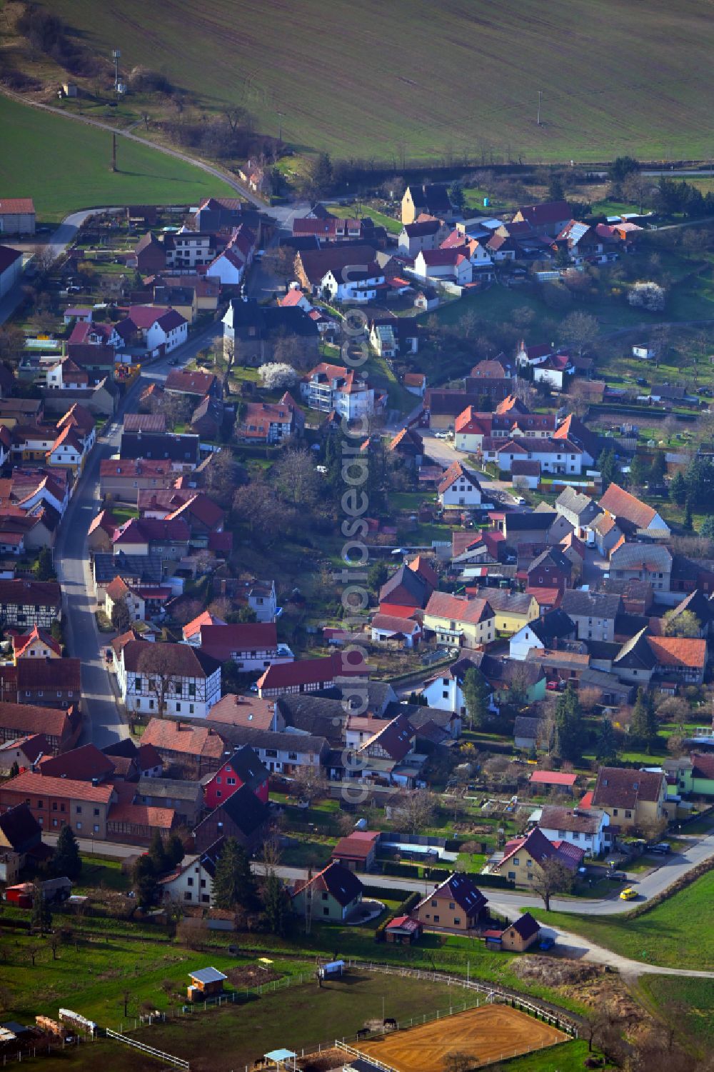 Aerial photograph Golmsdorf - Village view on the edge of agricultural fields and land in Golmsdorf in the state Thuringia, Germany