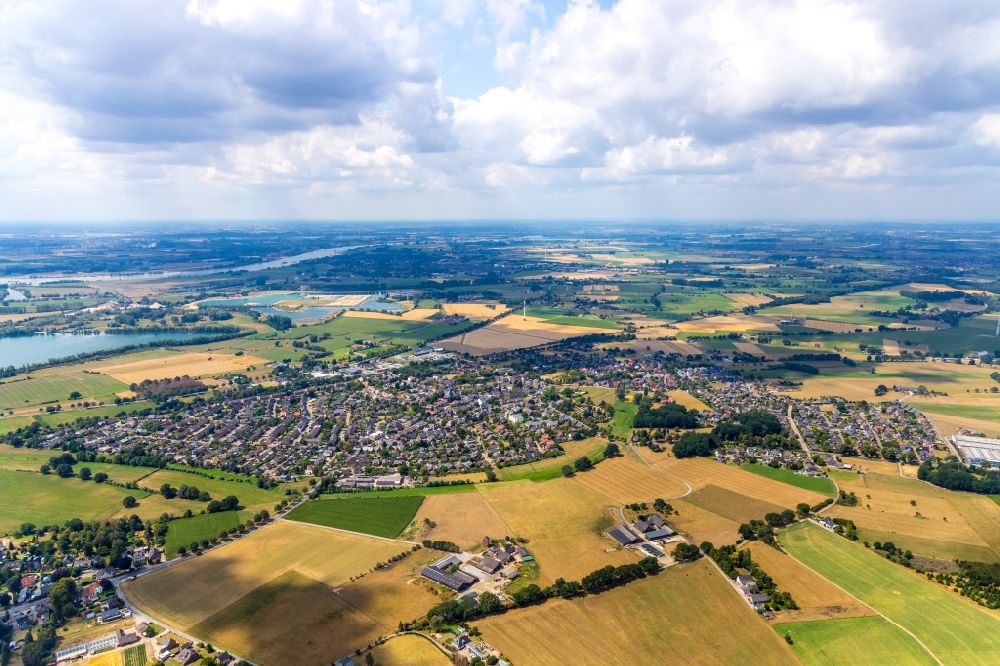 Aerial photograph Haldern - Village view on the edge of agricultural fields and land in Haldern in the state North Rhine-Westphalia, Germany