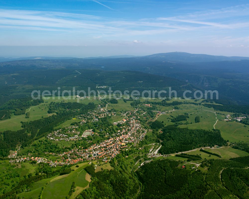 Jordanshöhe from the bird's eye view: Village view on the edge of agricultural fields and land in Jordanshöhe in the state Lower Saxony, Germany