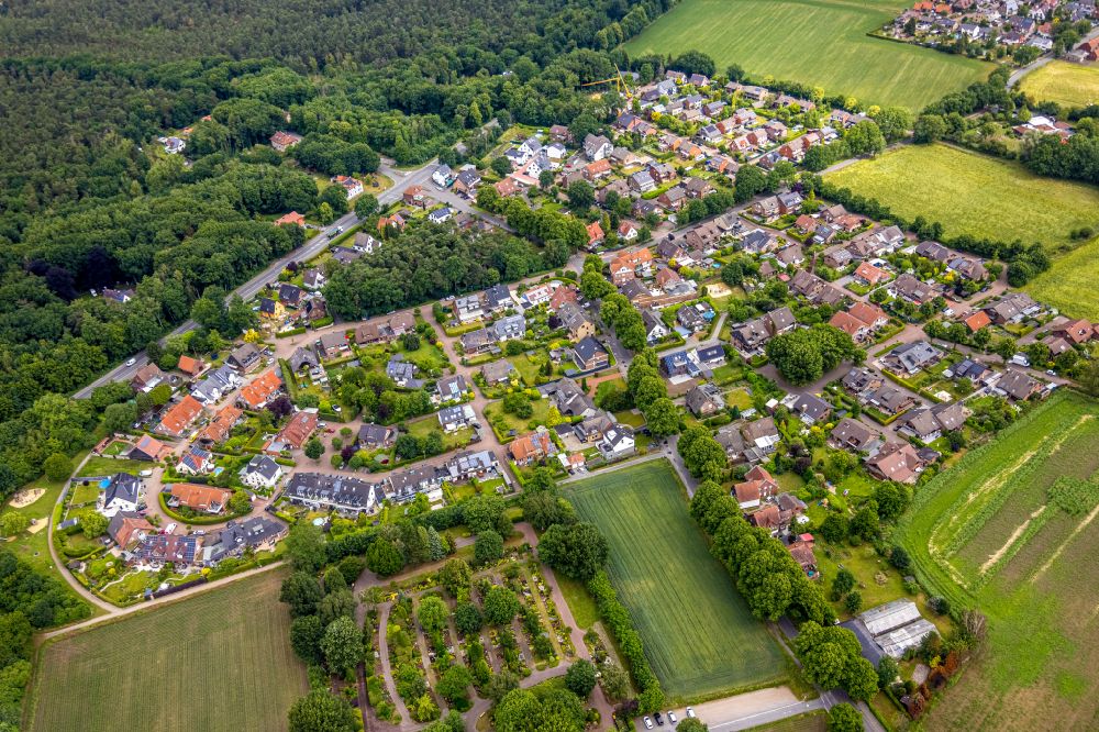 Aerial photograph Lehmbraken - Village view on the edge of agricultural fields and land in Lehmbraken in the state North Rhine-Westphalia, Germany