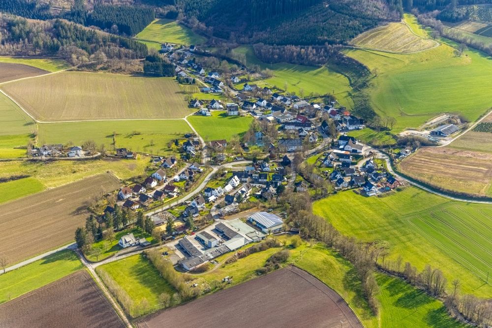 Aerial image Linnepe - Village view on the edge of agricultural fields and land in Linnepe at Sauerland in the state North Rhine-Westphalia, Germany