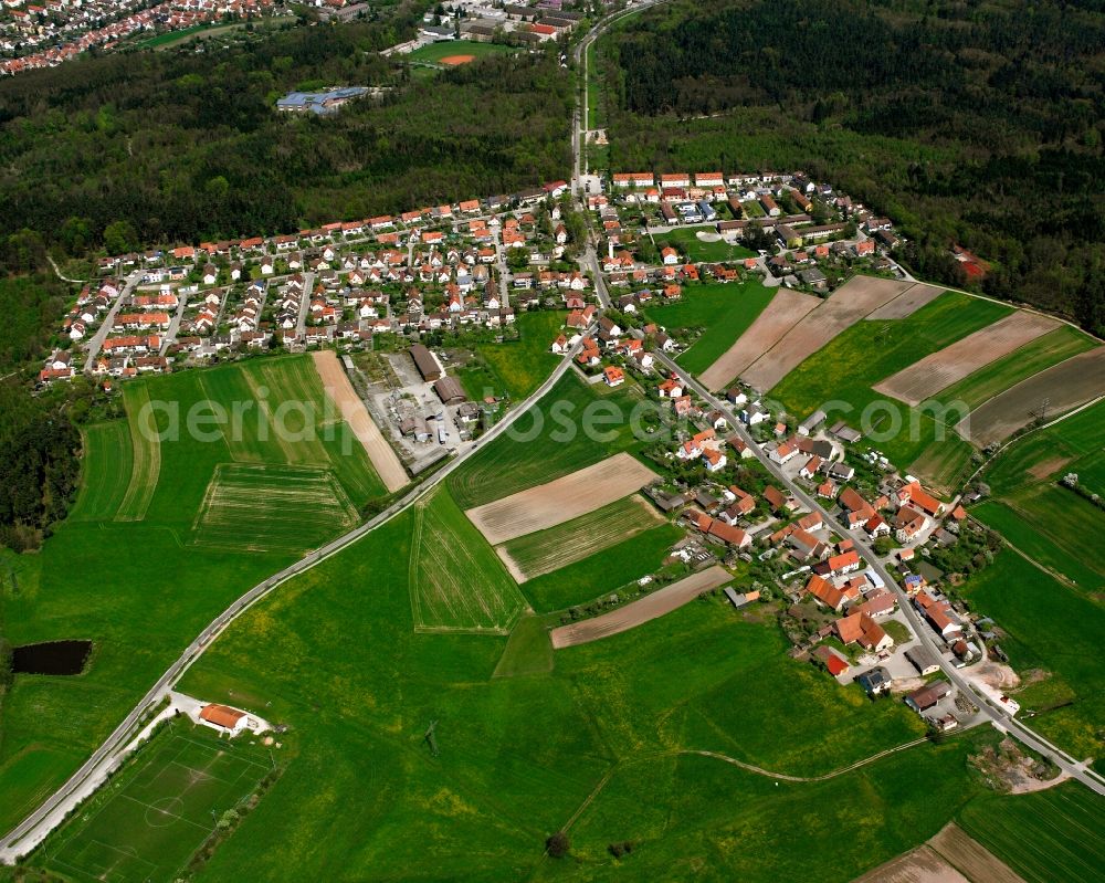 Aerial photograph Meinhardswinden - Village view on the edge of agricultural fields and land in Meinhardswinden in the state Bavaria, Germany