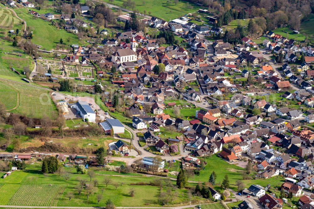 Aerial photograph Münchweier - Village view on the edge of agricultural fields and land in Muenchweier in the state Baden-Wuerttemberg, Germany