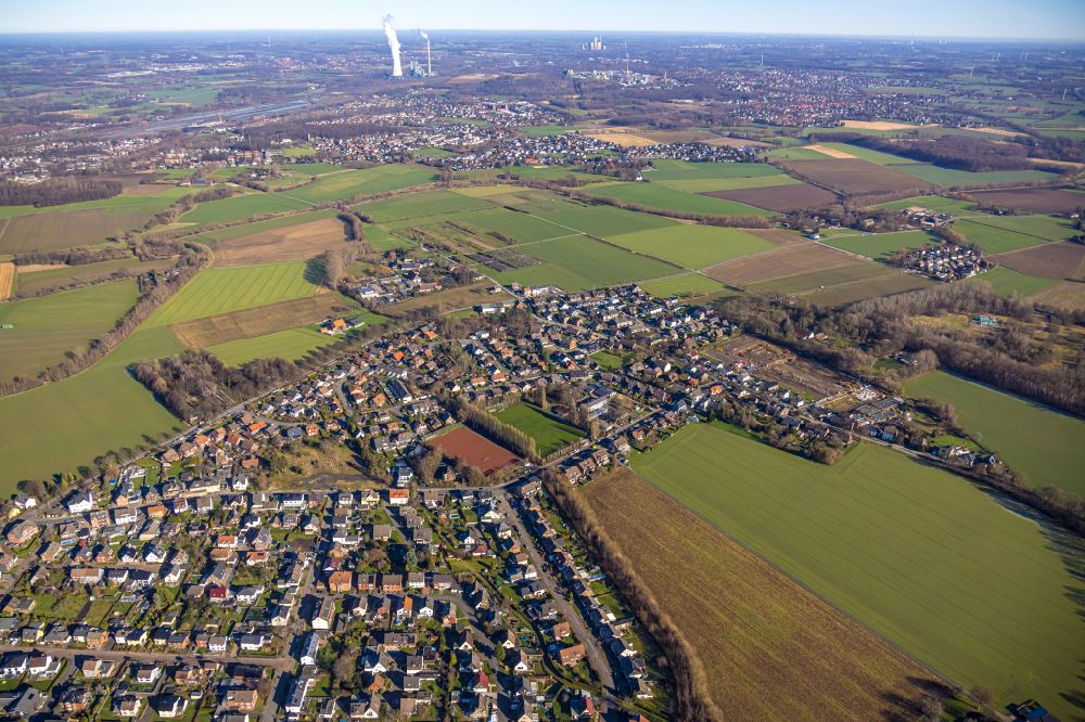 Niederaden from above - Village view on the edge of agricultural fields and land in Niederaden at Ruhrgebiet in the state North Rhine-Westphalia, Germany