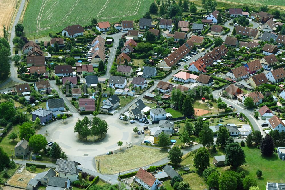 Aerial image Hermsdorf - Village view on the edge of agricultural fields and land on street Am Hermsdorfer Anger in the district Gera in Hermsdorf in the state Thuringia, Germany