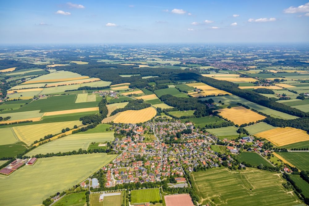 Aerial image Nottuln - Village view on the edge of agricultural fields and land in the district Schapdetten in Nottuln in the state North Rhine-Westphalia, Germany