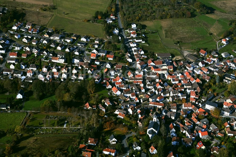 Aerial photograph Pfaffenwiesbach - Village view on the edge of agricultural fields and land in Pfaffenwiesbach in the state Hesse, Germany