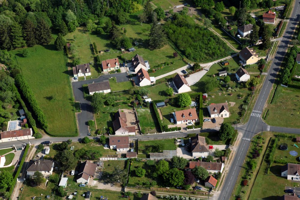 Aerial photograph Saint-Florent - Village view on the edge of agricultural fields and land in Saint-Florent in Centre-Val de Loire, France