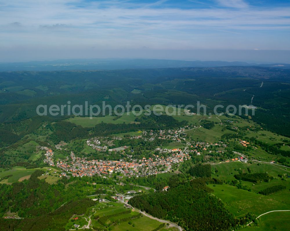 Sankt Andreasberg from above - Village view on the edge of agricultural fields and land in Sankt Andreasberg in the state Lower Saxony, Germany