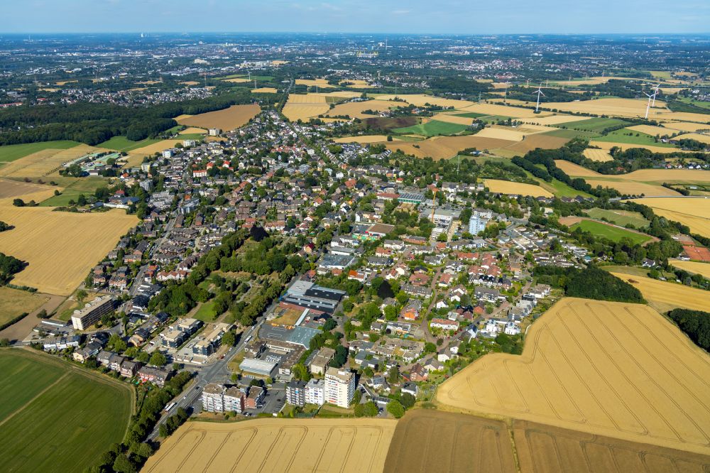 Aerial photograph Stockum - Village view on the edge of agricultural fields and land in Stockum at Ruhrgebiet in the state North Rhine-Westphalia, Germany
