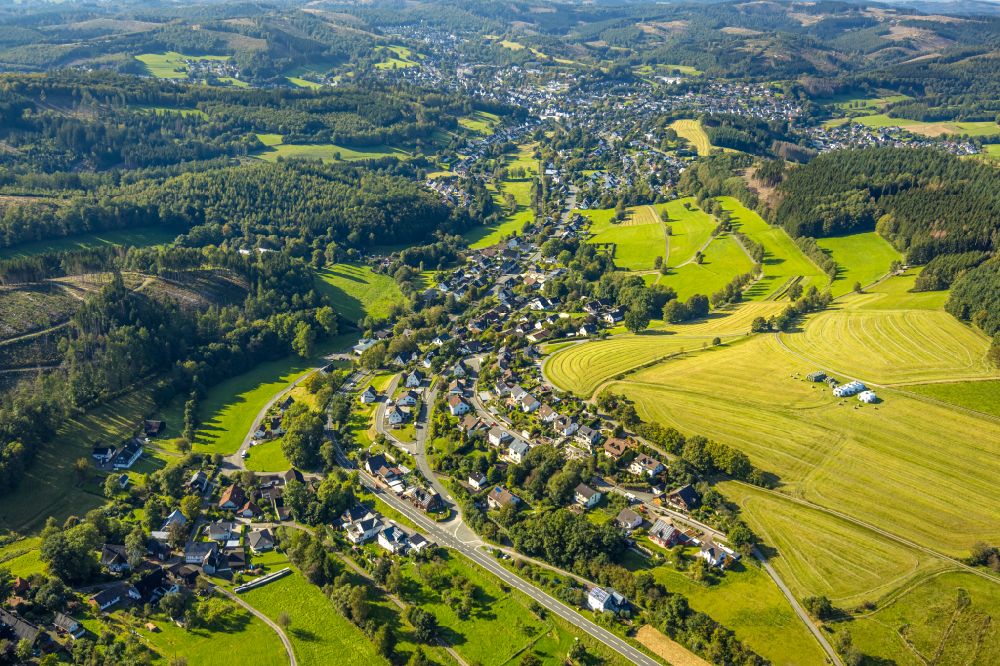 Vormwald from the bird's eye view: Village view on the edge of agricultural fields and land in Vormwald in the state North Rhine-Westphalia, Germany