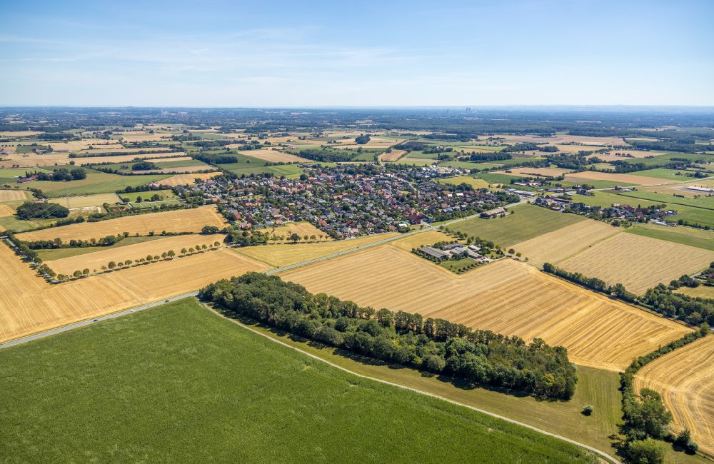 Aerial image Walstedde - Village view on the edge of agricultural fields and land in Walstedde in the state North Rhine-Westphalia, Germany