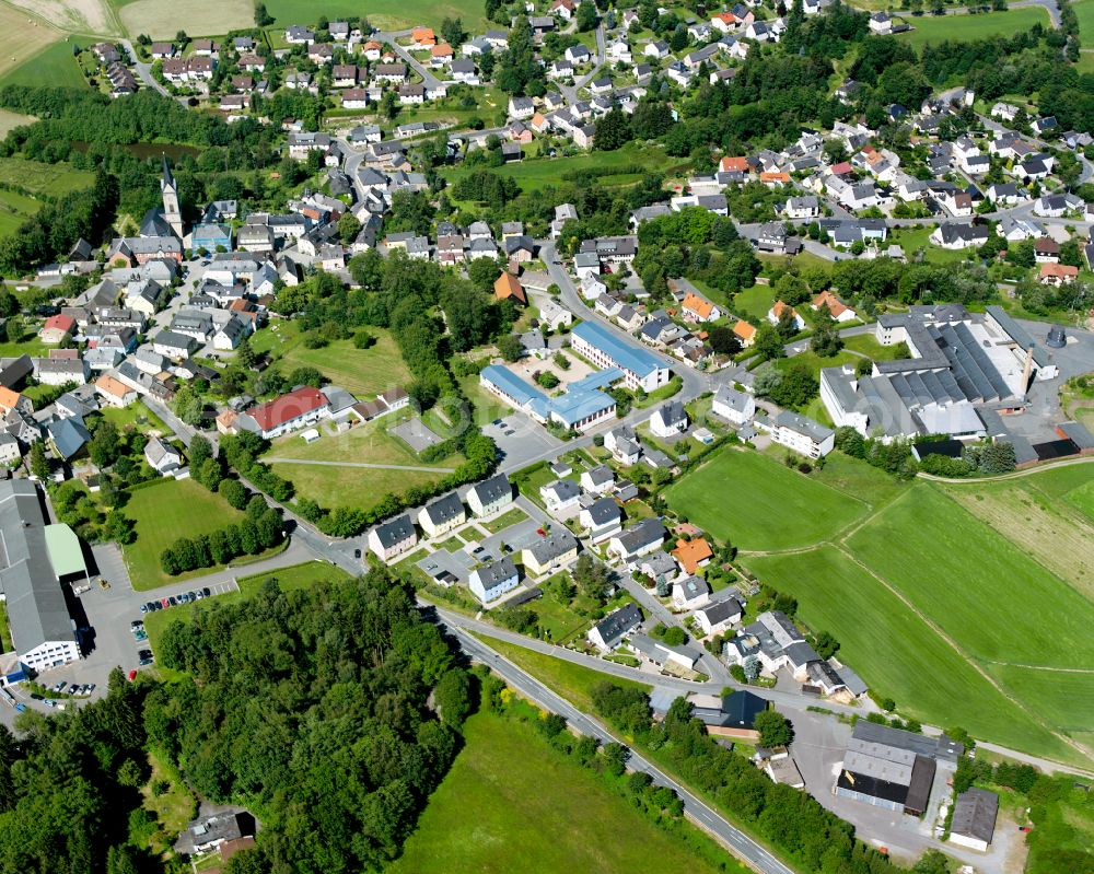 Aerial image Zell im Fichtelgebirge - Village view on the edge of agricultural fields and land in Zell im Fichtelgebirge in the state Bavaria, Germany