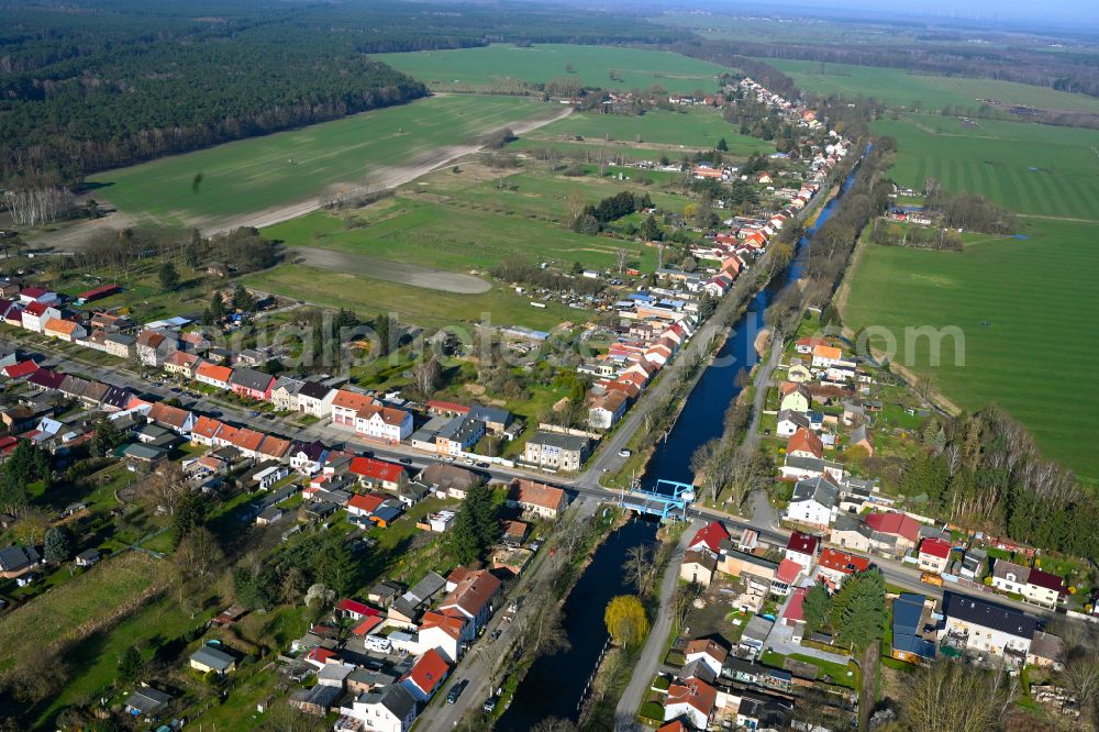 Aerial photograph Zerpenschleuse - Village view on the edge of agricultural fields and land in Zerpenschleuse in the state Brandenburg, Germany