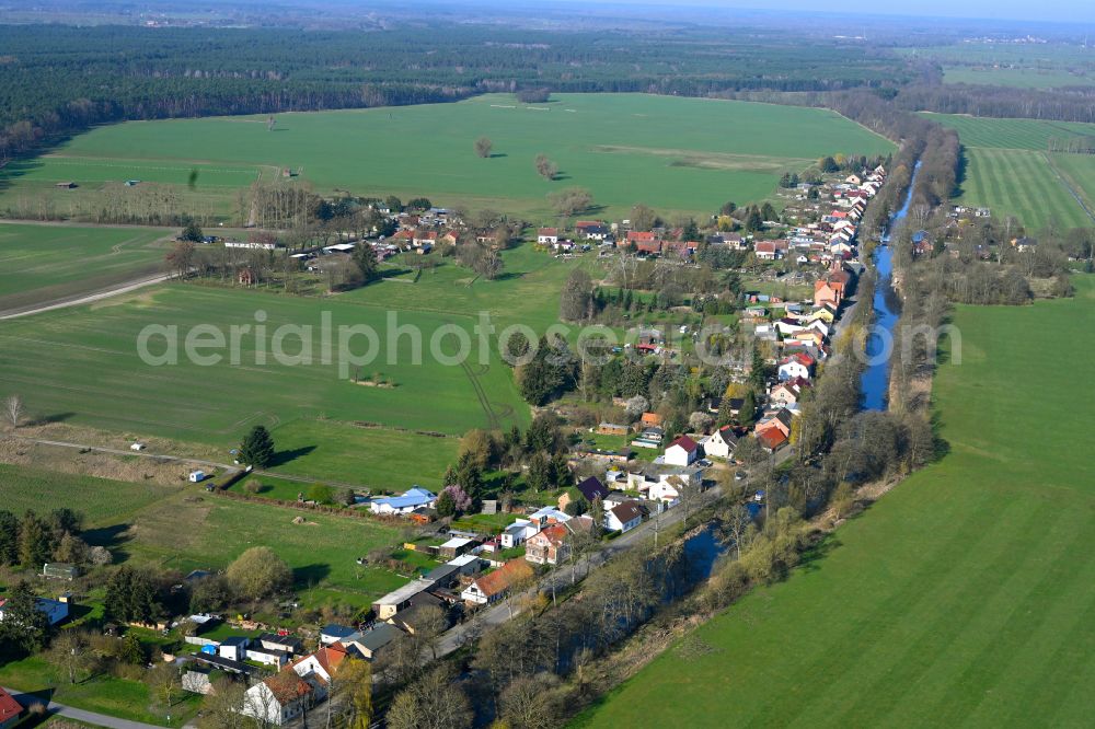 Aerial image Zerpenschleuse - Village view on the edge of agricultural fields and land in Zerpenschleuse in the state Brandenburg, Germany