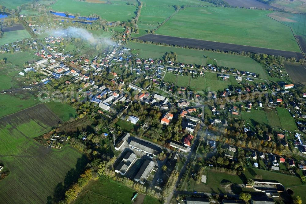 Roskow from the bird's eye view: Town View of the streets and houses of the residential areas in Roskow in the state Brandenburg, Germany