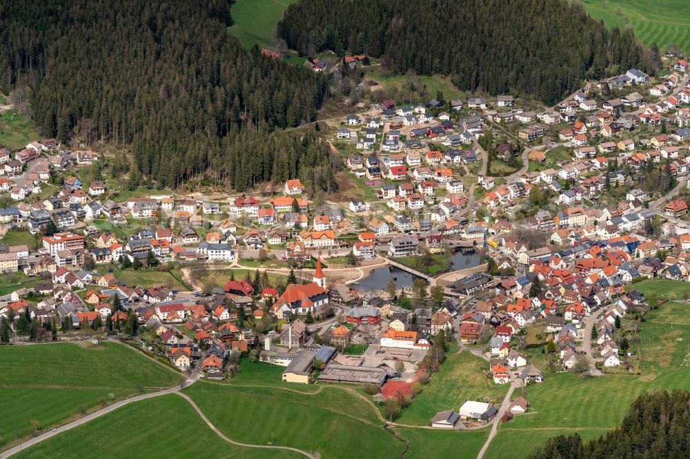 Aerial photograph Schonach im Schwarzwald - Town View of the streets and houses of the residential areas in Schonach im Schwarzwald in the state Baden-Wurttemberg, Germany