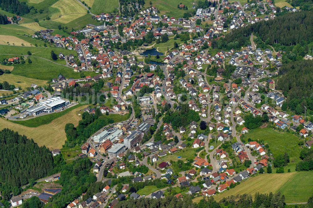Aerial photograph Schonach im Schwarzwald - Town View of the streets and houses of the residential areas in Schonach im Schwarzwald in the state Baden-Wurttemberg, Germany