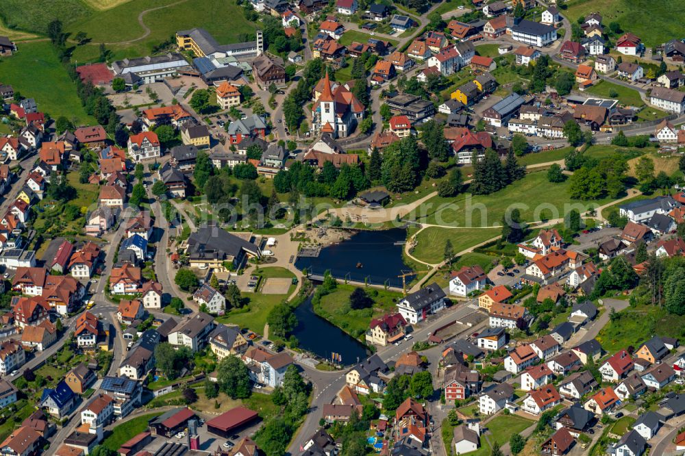 Schonach im Schwarzwald from above - Town View of the streets and houses of the residential areas in Schonach im Schwarzwald in the state Baden-Wurttemberg, Germany