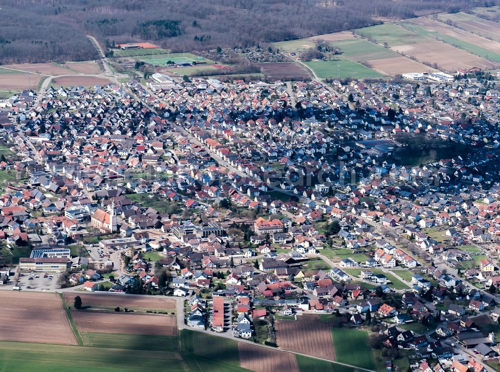 Schutterwald from the bird's eye view: Town View of the streets and houses of the residential areas in Schutterwald in the state Baden-Wuerttemberg, Germany
