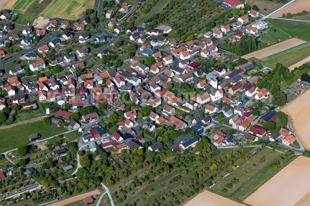 Aerial photograph Seifriedsburg - Town View of the streets and houses of the residential areas in Seifriedsburg in the state Bavaria, Germany
