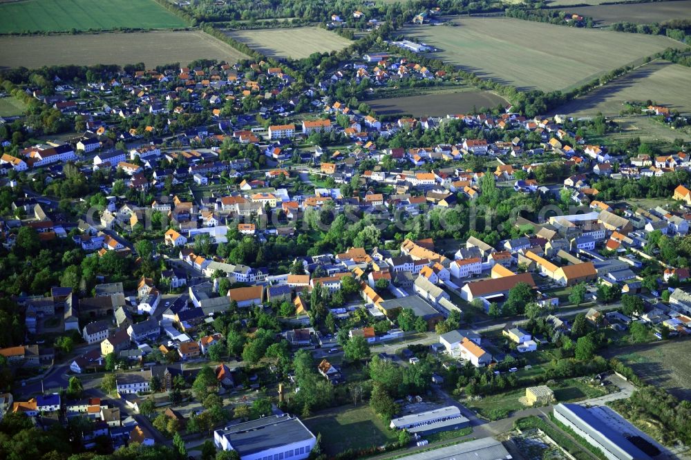 Aerial photograph Sülzetal - Town View of the streets and houses of the residential areas in Suelzetal in the state Saxony-Anhalt, Germany