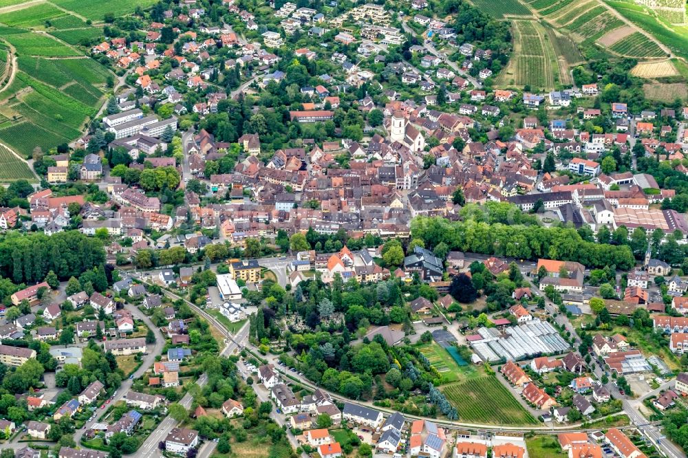 Aerial photograph Staufen im Breisgau - Town View of the streets and houses of the residential areas in Staufen im Breisgau in the state Baden-Wurttemberg, Germany