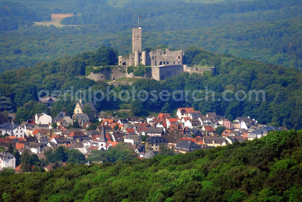 Aerial photograph Königstein im Taunus - Location view of the streets and houses of residential areas in the valley landscape surrounded by mountains in Koenigstein im Taunus in the state Hesse, Germany