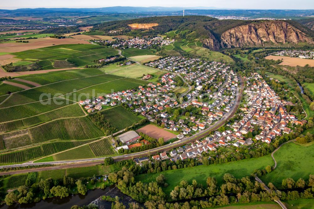 Norheim from the bird's eye view: Location view of the streets and houses of residential areas in the valley landscape of the Nahe river surrounded by the Rotenfels mountain in Norheim in the state Rhineland-Palatinate, Germany