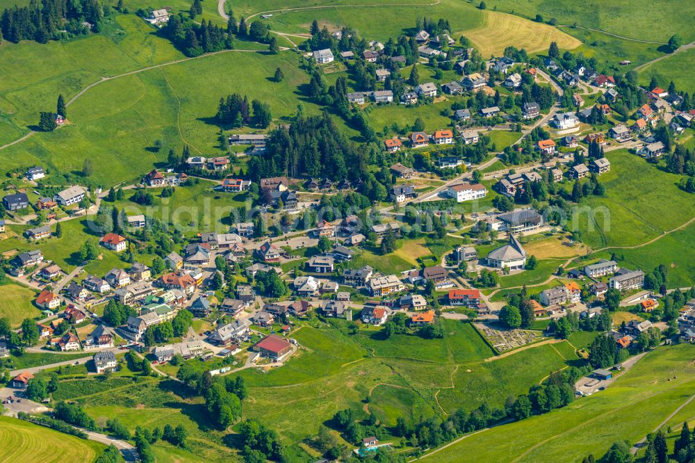 Aerial photograph Todtnauberg - Location view of the streets and houses of residential areas in the valley landscape surrounded by mountains in Todtnauberg in the state Baden-Wuerttemberg, Germany